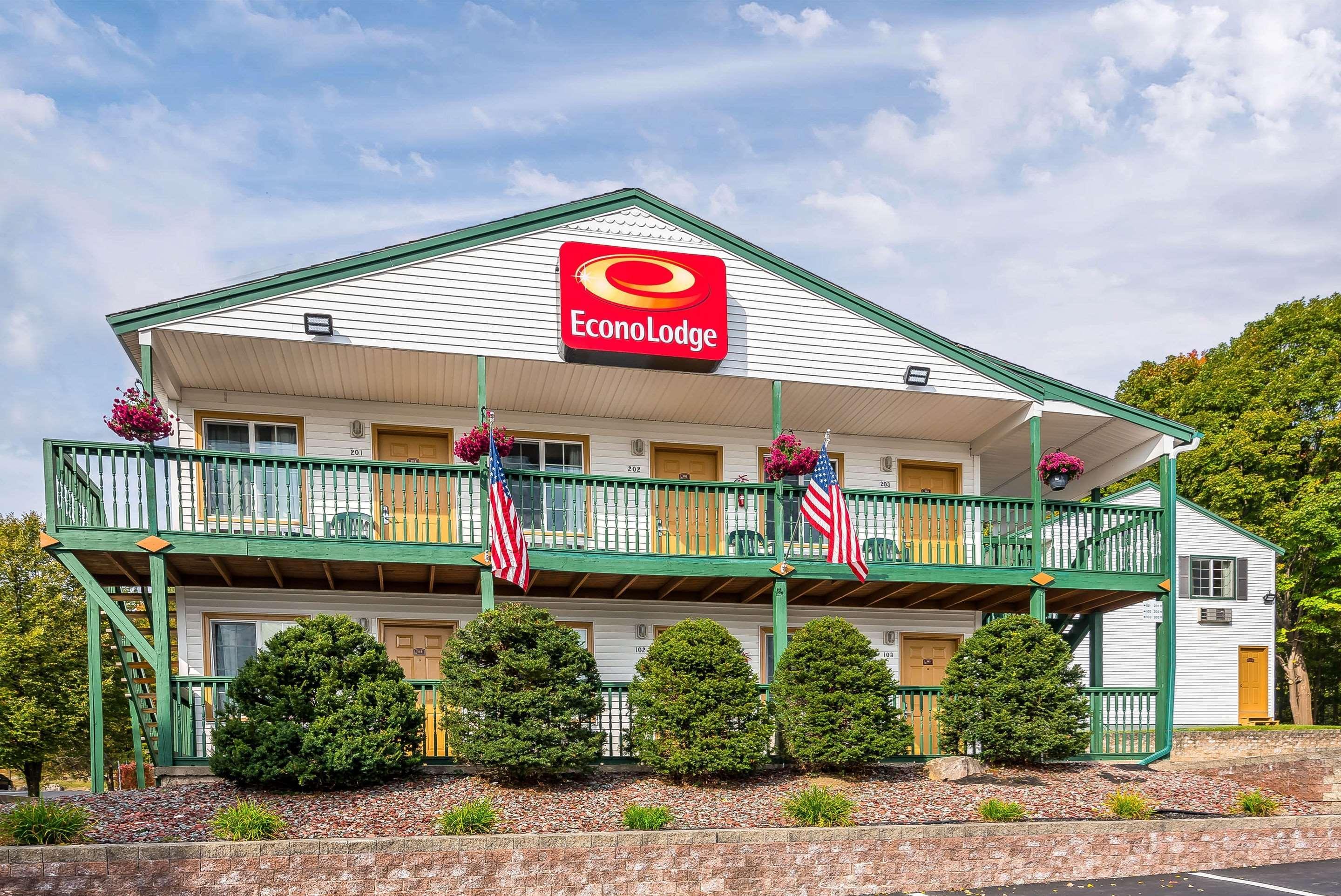 Rodeway Inn Lake George Outlets Eksteriør bilde